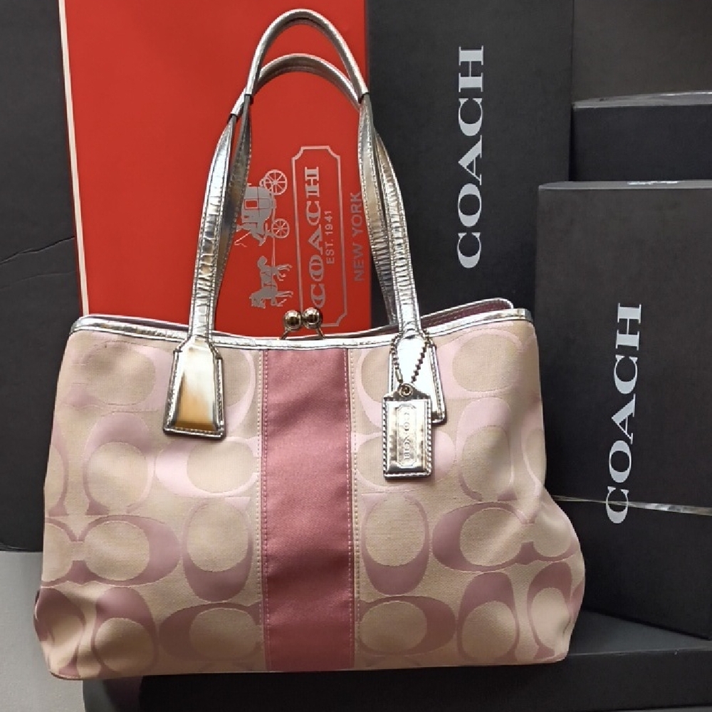 Coach Pink Signature Kisslock Carryall w Silver Metallic Handles No. 13533